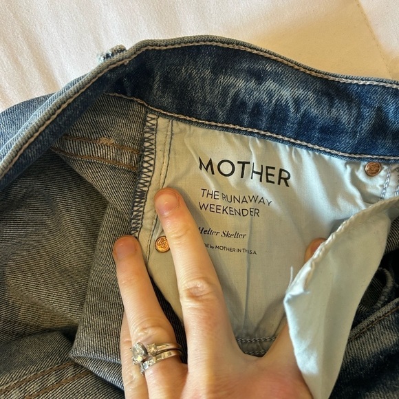 The Runaway Weekender Mother Denim - Picture 3 of 10